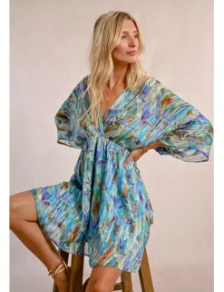 Vestido corto de media manga con estampado