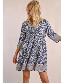 Vestido corto de media manga con estampado