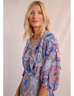 Vestido corto de media manga con estampado