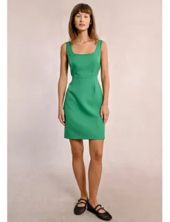 Vestido corto de tirantes con abertura
