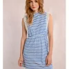 Vestido corto sin manga con estampado