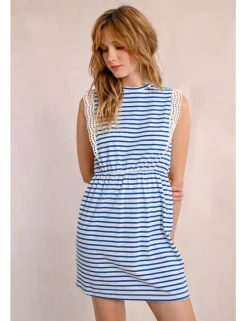 Vestido corto sin manga con estampado