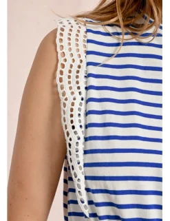 Vestido corto sin manga con estampado