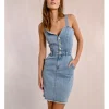 Vestido corto vaquero de tirantes