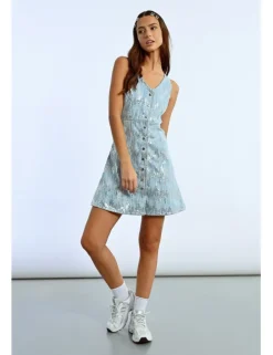 Vestido corto vaquero sin manga con lentejuelas