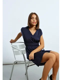 Vestido de manga corta cintura ceñida