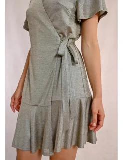 Vestido de manga corta con lazada y volantes