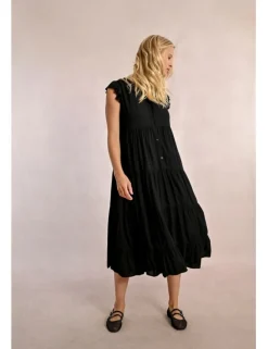 Vestido de manga corta con volantes