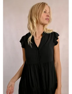 Vestido de manga corta con volantes