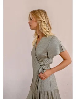 Vestido de manga corta con lazada y volantes