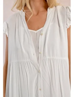 Vestido de manga corta con volantes