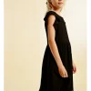 Vestido de manga corta detalle volantes