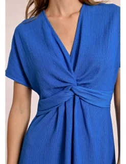 Vestido de manga corta detalle de nudo