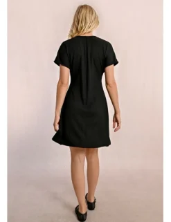 Vestido de manga corta detalle de nudo