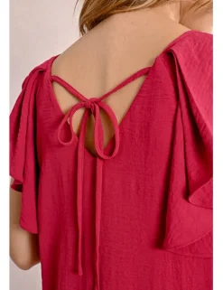 Vestido de manga corta de mariposa con pliegues
