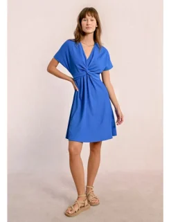 Vestido de manga corta detalle de nudo