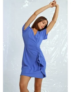 Vestido de manga corta drapeado