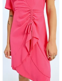 Vestido de manga corta drapeado