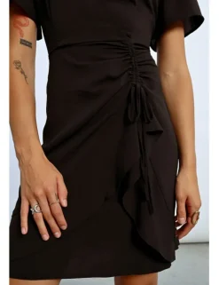 Vestido de manga corta drapeado