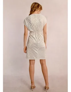 Vestido de manga corta en tejido brillante