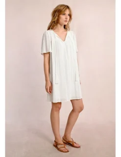 Vestido de manga corta en tejido calado