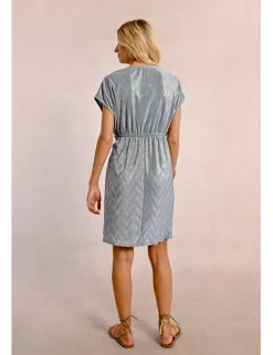 Vestido de manga corta en tejido brillante