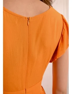 Vestido de manga corta mariposa con pliegues