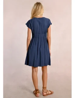 Vestido de manga corta plisado