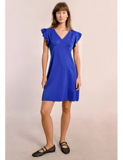Vestido de manga corta y volantes