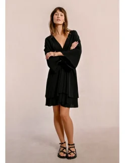 Vestido de manga larga con estampado y volantes