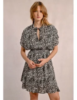 Vestido de manga mariposa con estampado y volantes