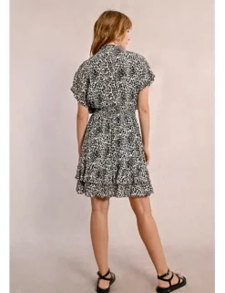 Vestido de manga mariposa con estampado y volantes