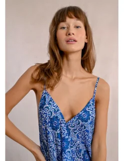 Vestido de tirantes con estampado