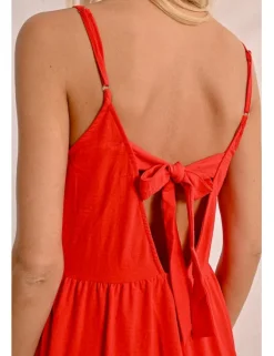 Vestido de tirantes con volantes y lazada