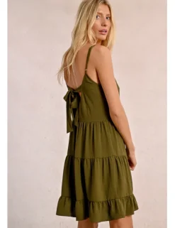Vestido de tirantes con volantes y lazada