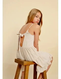 Vestido de tirantes volantes y lazada