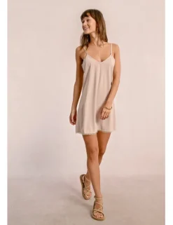 Vestido interior de tirantes finos detallle encaje