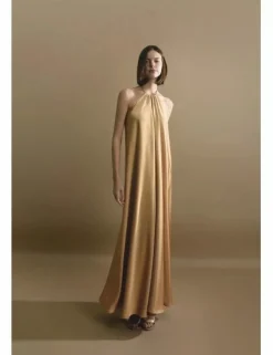 Vestido largo con escote halter en tejido satinado