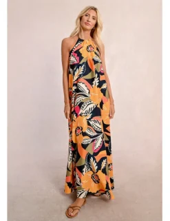 Vestido largo con estampado y cuello halter