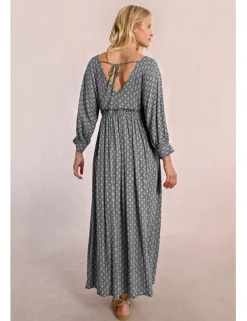 Vestido largo con estampado y lazada