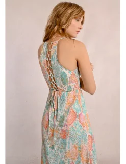 Vestido largo con estampado y volantes