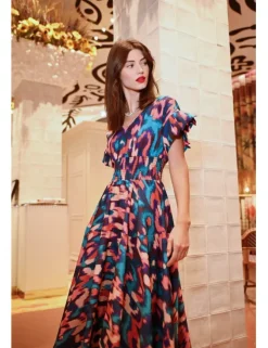 Vestido largo con pliegues y estampado multicolor