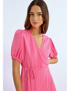 Vestido largo cruzado bajo asimétrico
