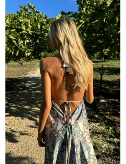 Vestido largo cuello halter con estampado