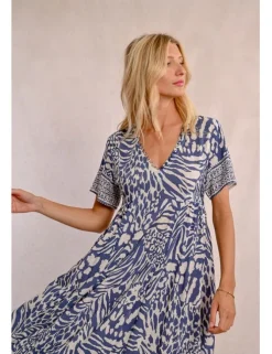 Vestido largo de manga corta con estampado