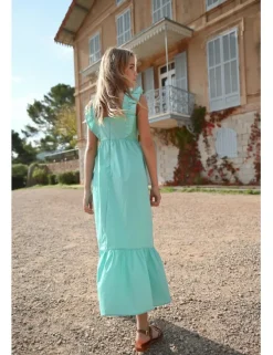 Vestido largo de manga corta y volantes