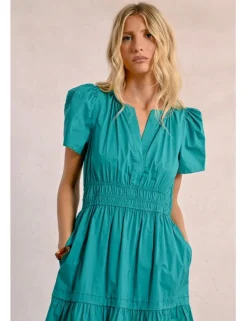Vestido largo de manga corta con volantes