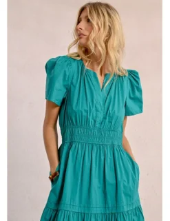 Vestido largo de manga corta con volantes