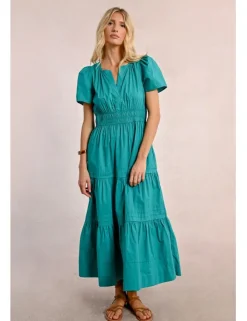 Vestido largo de manga corta con volantes