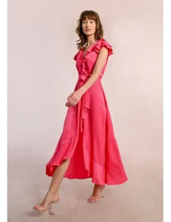 Vestido largo de manga corta y volantes